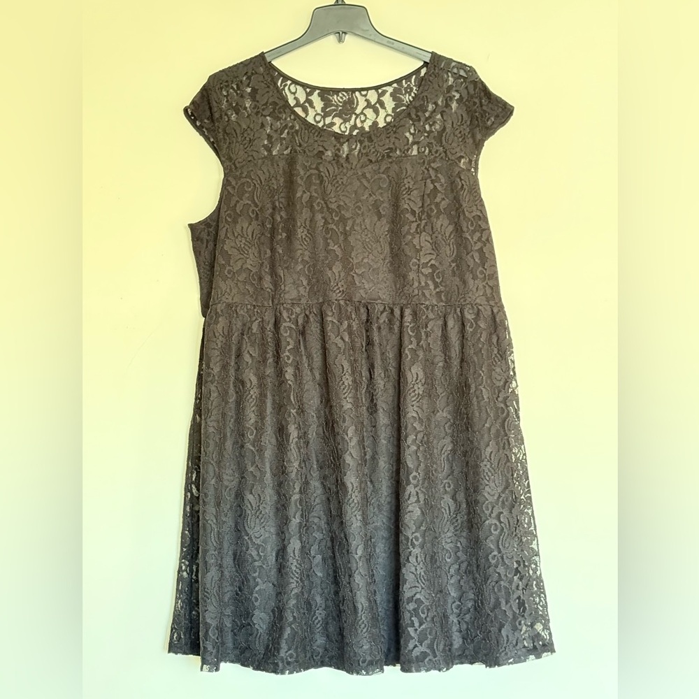 Elegant Lace Dress in Black